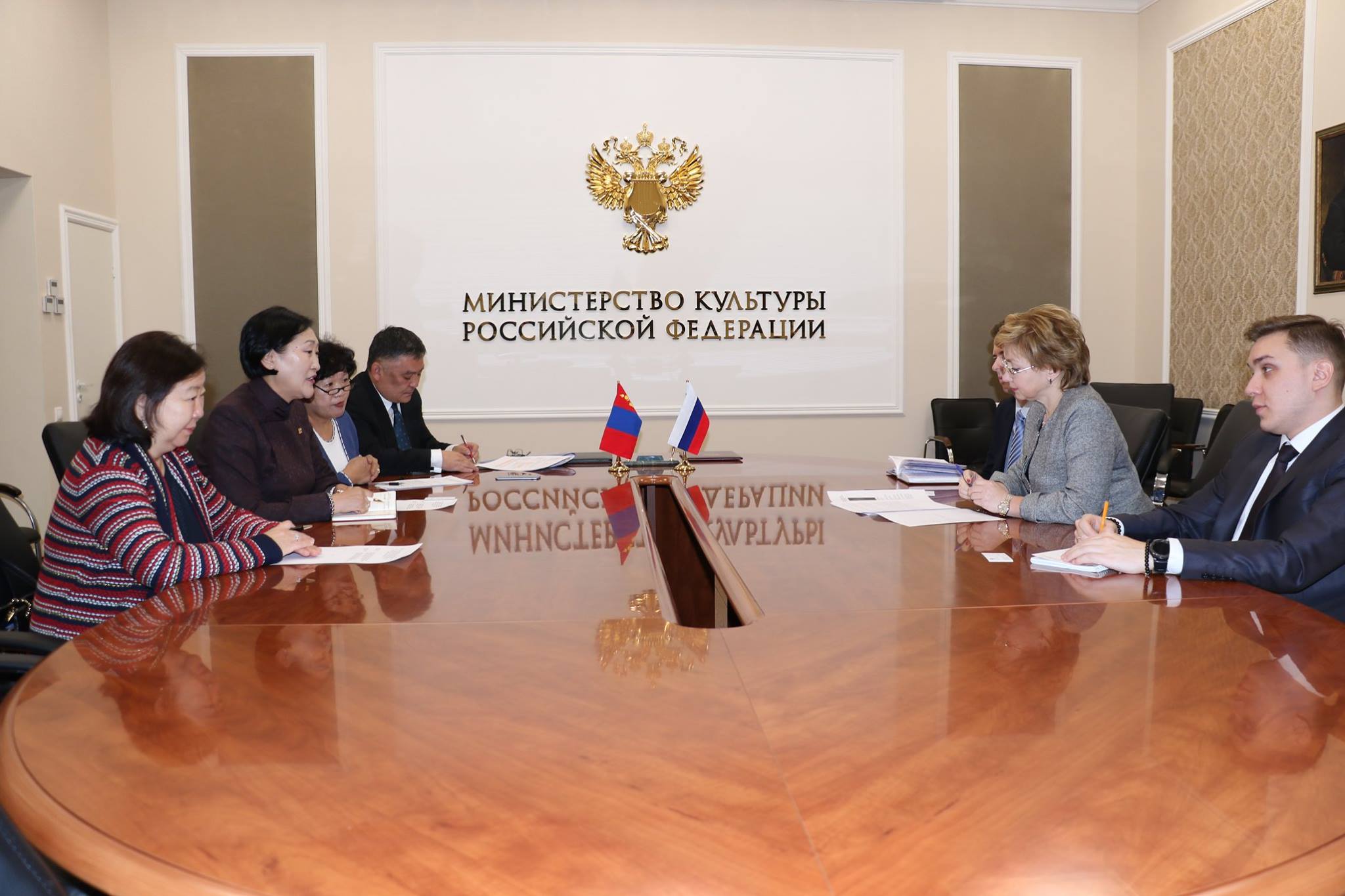 ОХУ-ын Соёлын яамтай хамтран ажиллах хөтөлбөрт гарын үсэг зурлаа